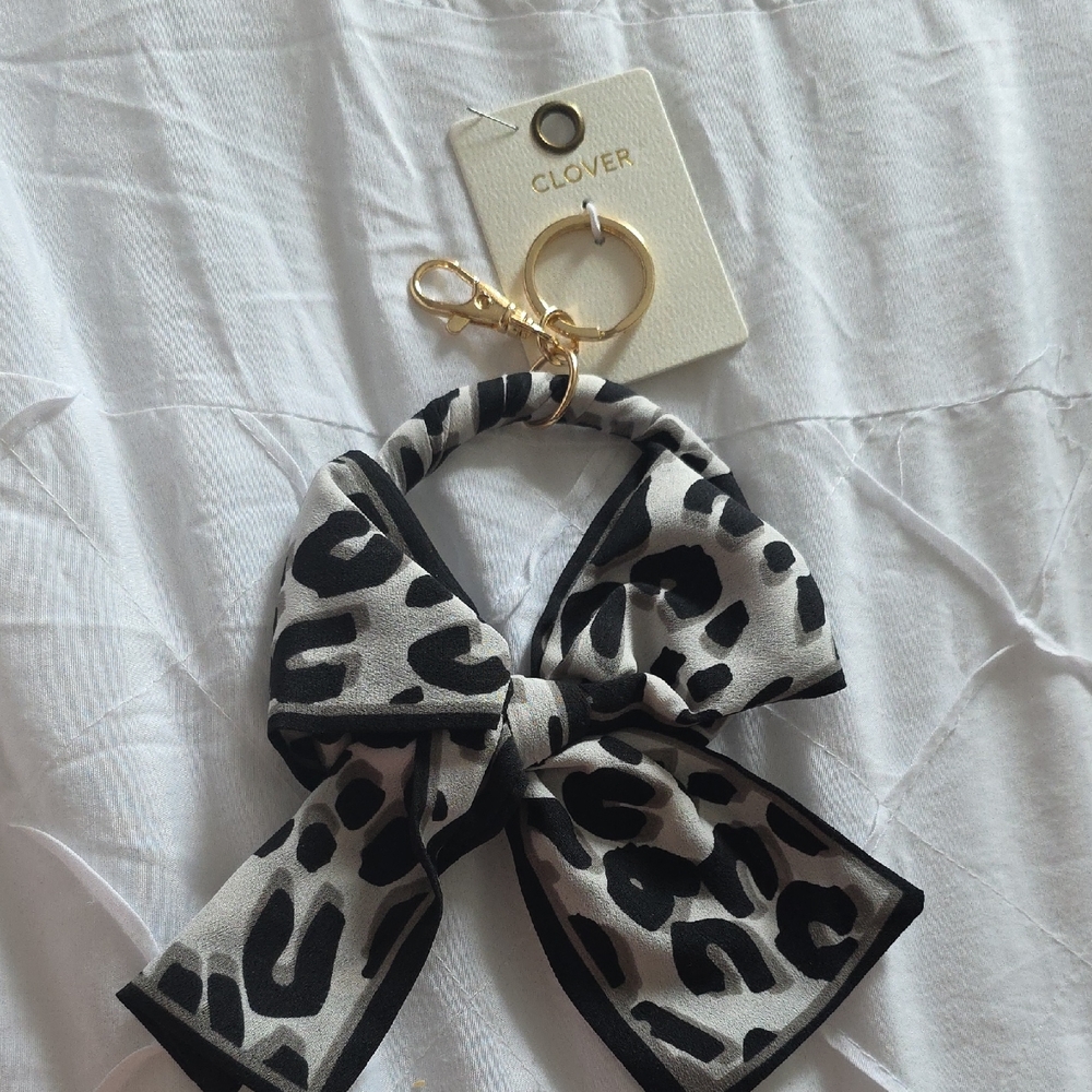 Clover Leopard Print  Bow Keychain & Wristlet